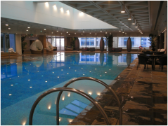 游泳館游泳池多久換一次水？