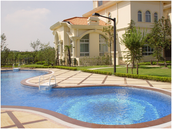 別墅建游泳池，泳池水處理設(shè)備該怎么選？