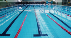 游泳池底怎么清理？