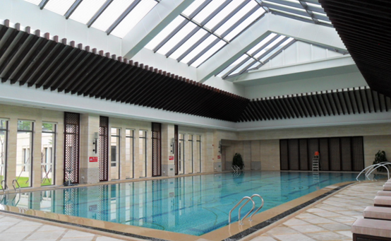 室內(nèi)游泳館如何通風(fēng)換氣？