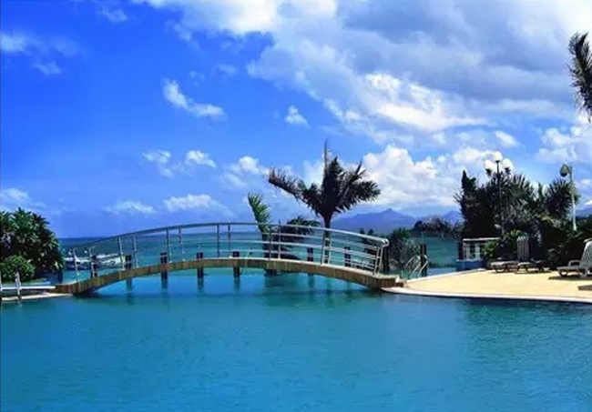 游泳池消毒劑對(duì)人體有害嗎？