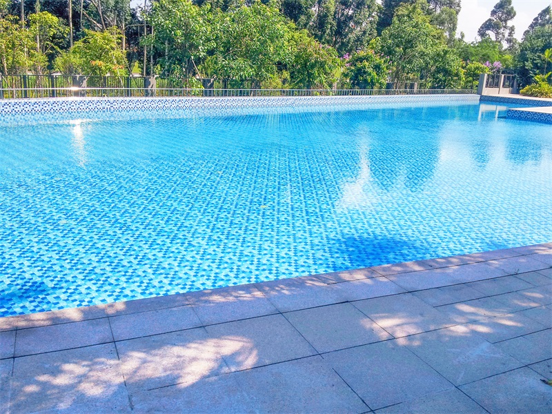 游泳池除了需要安裝過濾設備外，還需要配套哪些設備呢？