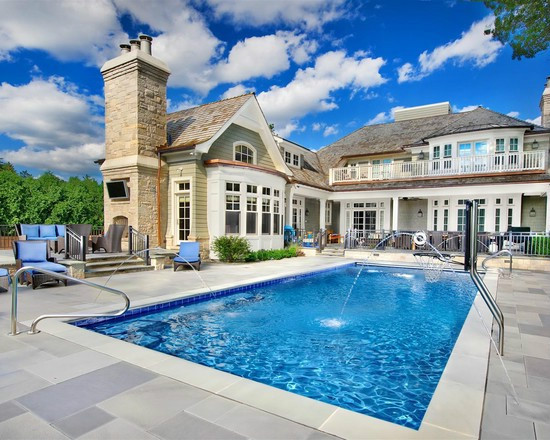 <b>日常生活中常見的泳池水質(zhì)問題有哪些呢？</b>