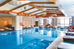 游泳池水質(zhì)過濾用什么介質(zhì)好？如何選擇正確的泳池過濾介質(zhì)？