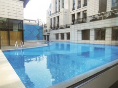 泳池清潔機器人相比傳統(tǒng)清潔方式有哪些優(yōu)勢？