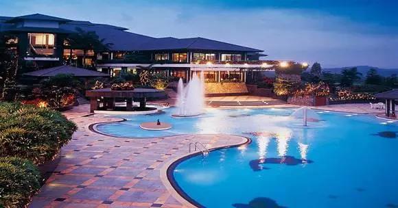 游泳池清潔難題終結(jié)者，水底吸塵器真的好用嗎？