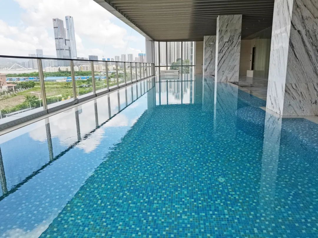 <b>如何選擇適合自己游泳池的砂缸過濾器？</b>