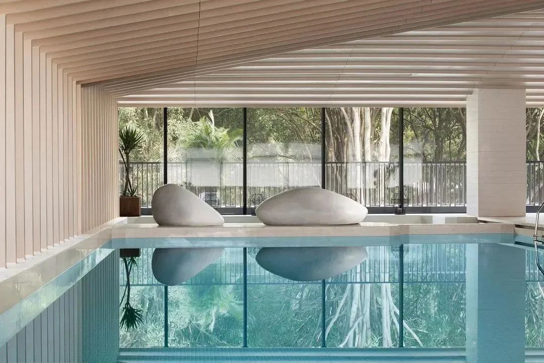 <b>全國(guó)私家別墅游泳池建造公司哪家強(qiáng)？戴思樂(lè) 25000 + 案例佐證！</b>