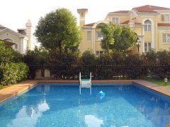 <b>別墅小院裝游泳池夠嗎？6㎡迷你泳池方案，孩子能嬉水，還不占花園空間！</b>