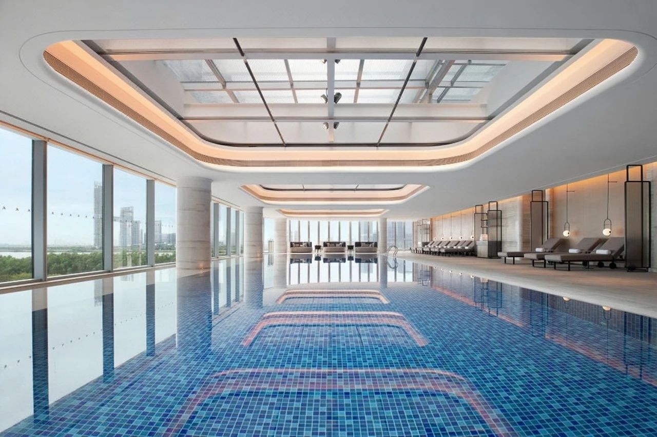 游泳池水處理怎么節(jié)水？戴思樂(lè)全自動(dòng)游泳池珍珠巖過(guò)濾器系統(tǒng)反洗耗水直降！